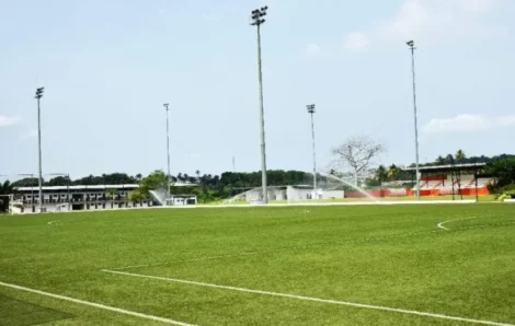 Sport – Football :Rénovation du Cntf / Le Clairefontaine ivoirien visité par des experts de la Fifa.