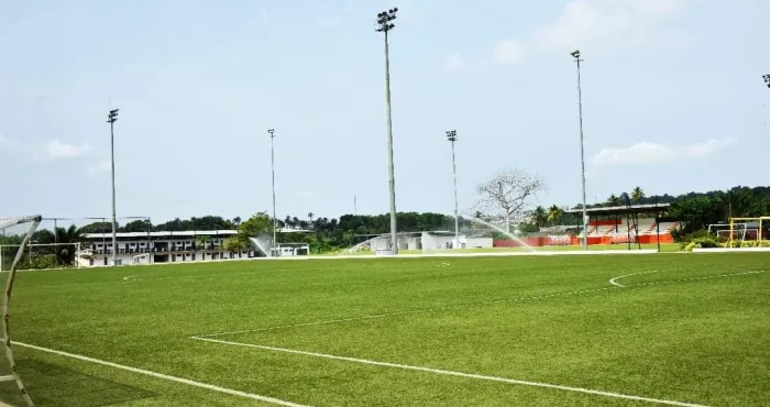 Sport – Football :Rénovation du Cntf / Le Clairefontaine ivoirien visité par des experts de la Fifa.