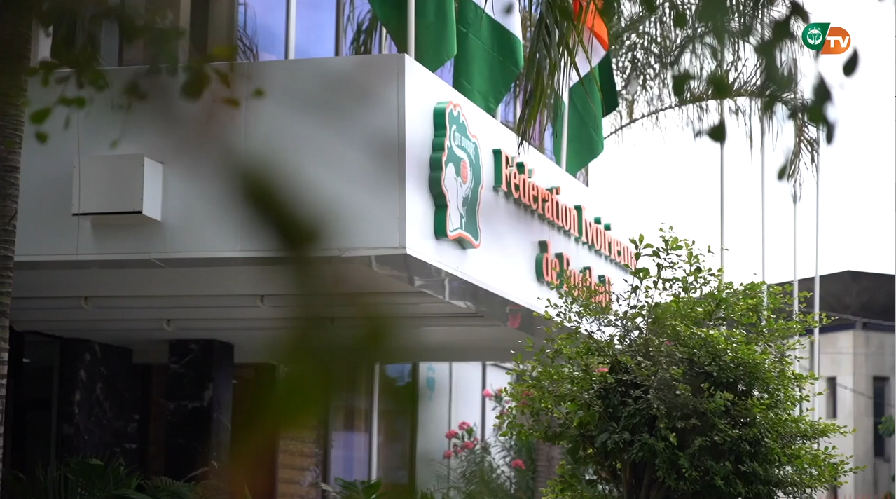 Côte d’Ivoire : La FIF (Fédération Ivoirienne de Football) offre 40 bus neufs aux clubs professionnels.