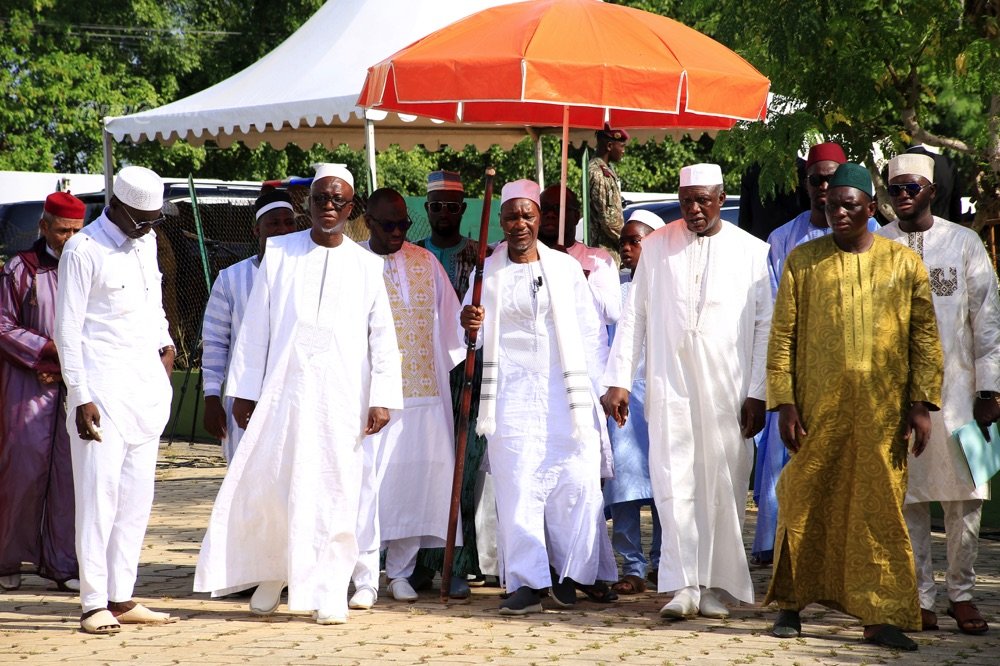 religion-le-chef-de-letat-prend-part-a-la-priere-marquant-la-fin-du-ramadan_0iyu3bqtw7sa