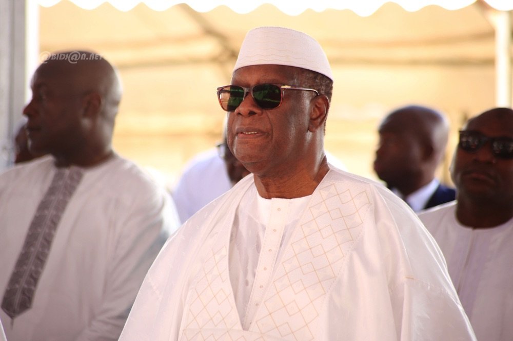 religion-le-chef-de-letat-prend-part-a-la-priere-marquant-la-fin-du-ramadan_ol8rdsjgvgg
