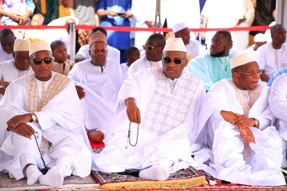 religion-le-chef-de-letat-prend-part-a-la-priere-marquant-la-fin-du-ramadan_qb3z56lhh5k