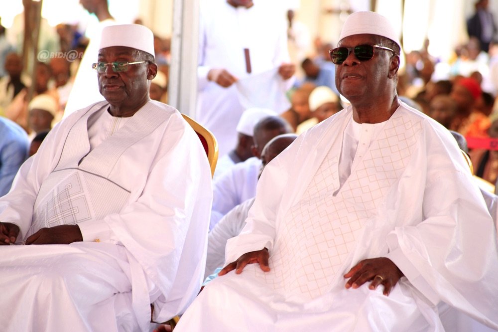 religion-le-chef-de-letat-prend-part-a-la-priere-marquant-la-fin-du-ramadan_qxo40vkmn6