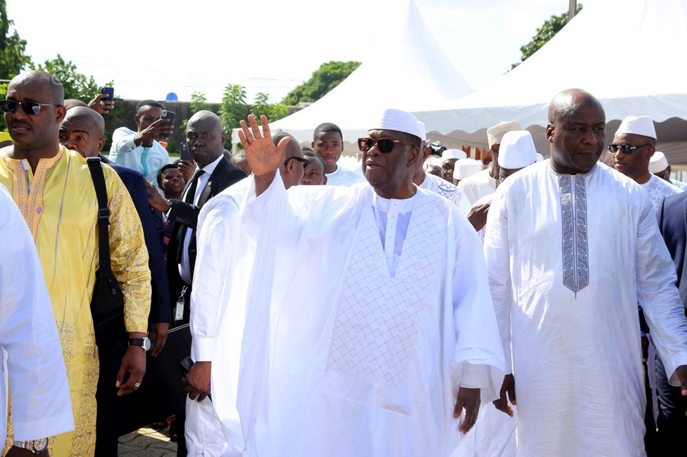 religion-le-chef-de-letat-prend-part-a-la-priere-marquant-la-fin-du-ramadan_s9bymiy2rzp