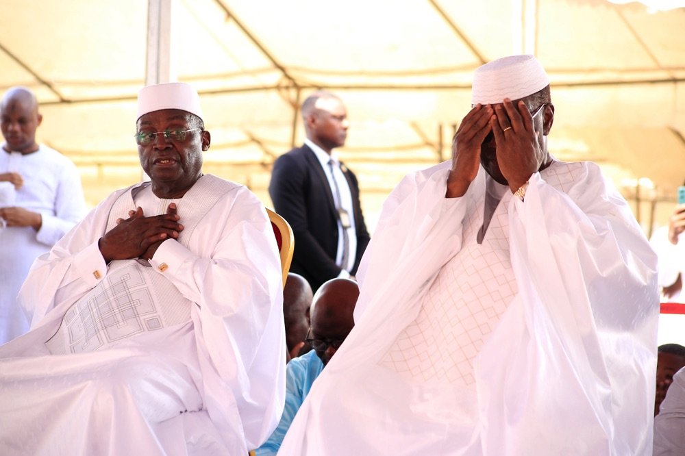 religion-le-chef-de-letat-prend-part-a-la-priere-marquant-la-fin-du-ramadan_timx119xb1n