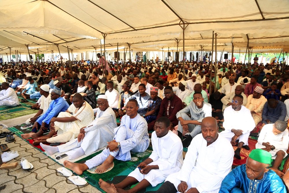 religion-le-chef-de-letat-prend-part-a-la-priere-marquant-la-fin-du-ramadan_xk51xaj7n2i