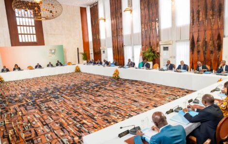 Recouvrement des impôts et taxes : Le gouvernement institue le prélèvement bancaire comme seul mode de paiement des impôts et taxes pour les entreprises ayant plus de 200 millions de chiffre d’affaires ou payant au moins 50 millions de FCFA d’impôt.