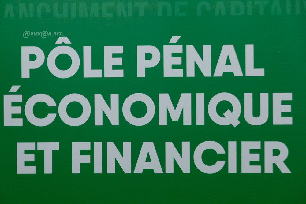 Trafic de cocaïne en Côte d’Ivoire : 13 accusés, dont le chef de la police de San Pedro, condamnés à 10 ans de prison.