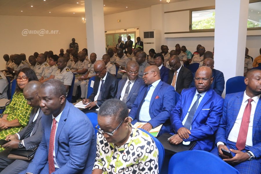 cote-d-ivoire-revision-de-la-liste-electorale-la-cei-mene-des-reflexion-sur_z4dz5o263z