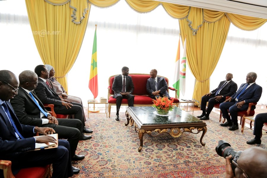 diplomatie-visite-du-travail-du-president-de-la-republique-du-senegal-bassi_0ln1p0pkjj0l