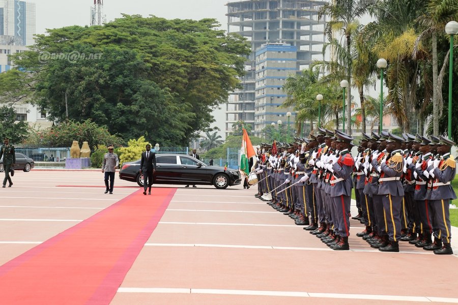 diplomatie-visite-du-travail-du-president-de-la-republique-du-senegal-bassi_2slxz0kwqxr