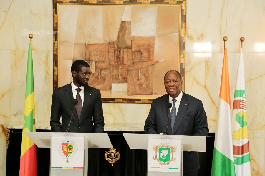 diplomatie-visite-du-travail-du-president-de-la-republique-du-senegal-bassi_5ezmcg9z3ar