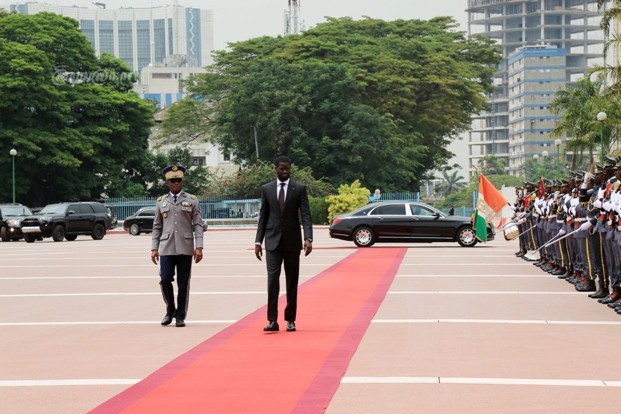 diplomatie-visite-du-travail-du-president-de-la-republique-du-senegal-bassi_ejjkmdprtqh