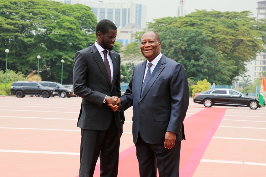 diplomatie-visite-du-travail-du-president-de-la-republique-du-senegal-bassi_odg6a5s3cme
