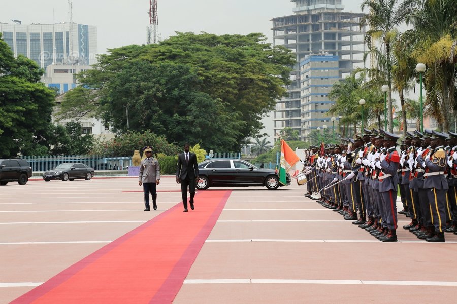 diplomatie-visite-du-travail-du-president-de-la-republique-du-senegal-bassi_ymyyop8degi