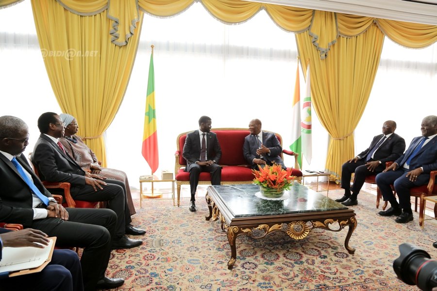 diplomatie-visite-du-travail-du-president-de-la-republique-du-senegal-bassi_zwp06zhpcv