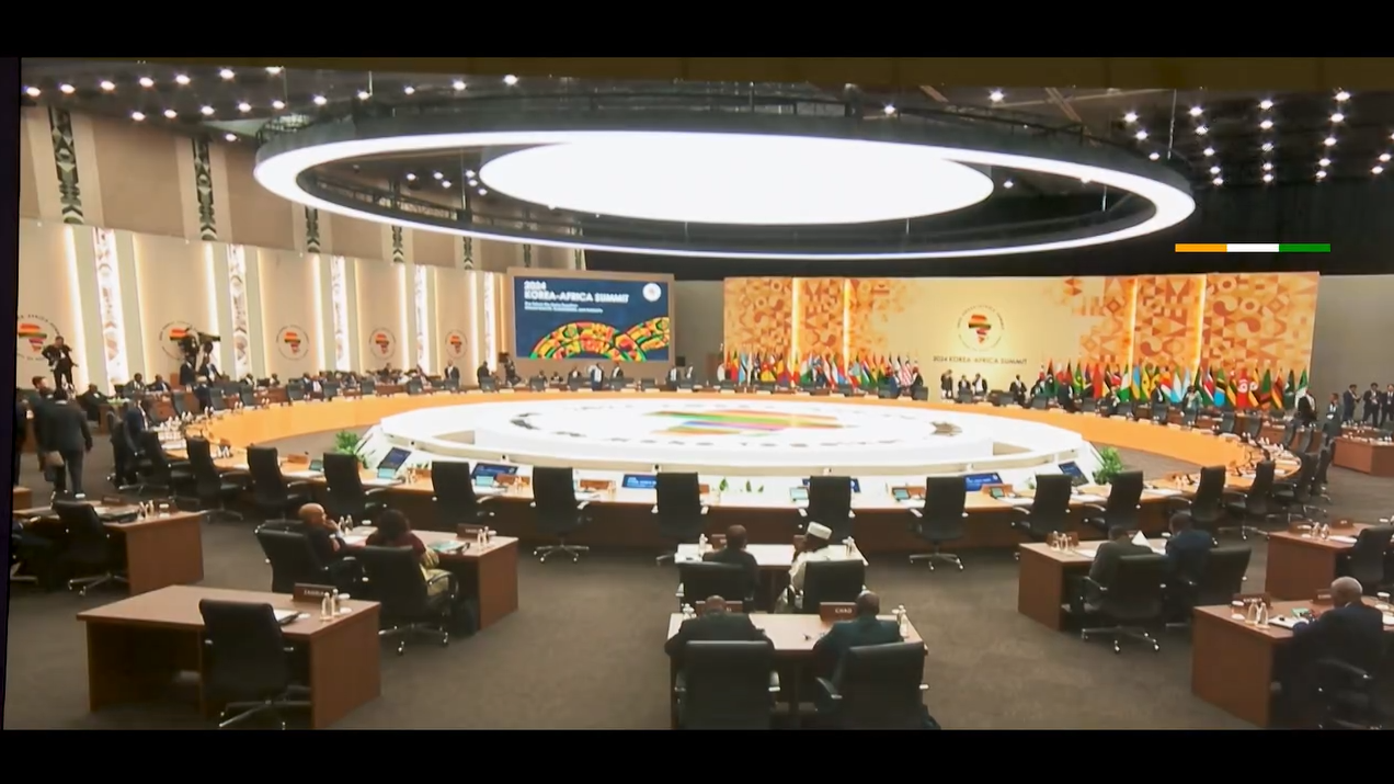 Le Chef de l’État, SEM Alassane Ouattara, a pris part au Sommet des Affaires Corée – Afrique, à Séoul.