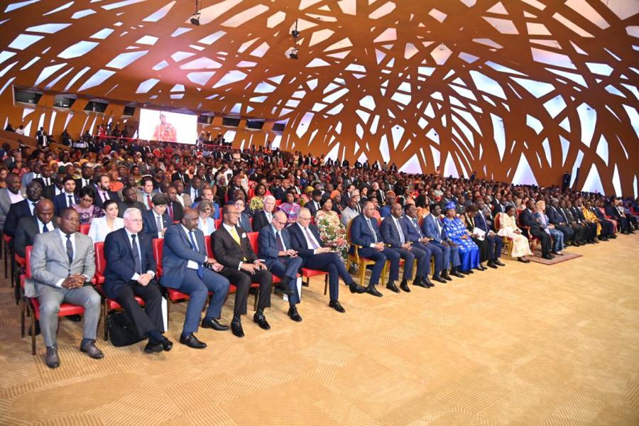 ceremonie-de-dedicace-du-livre-de-la-grande-chanceliere_0pz1gewgeip9