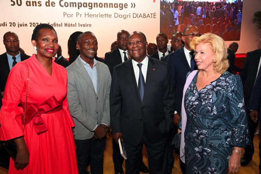 ceremonie-de-dedicace-du-livre-de-la-grande-chanceliere_5fx8c74g6u5