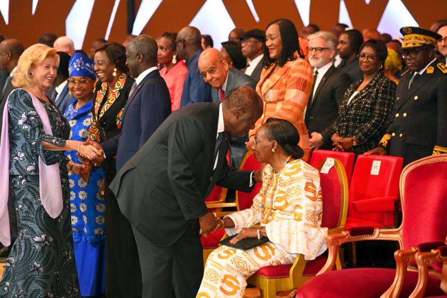 ceremonie-de-dedicace-du-livre-de-la-grande-chanceliere_c6qu9ygml07
