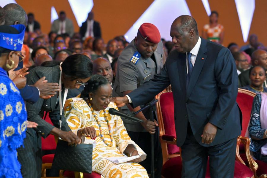 ceremonie-de-dedicace-du-livre-de-la-grande-chanceliere_d5qaxu43uws