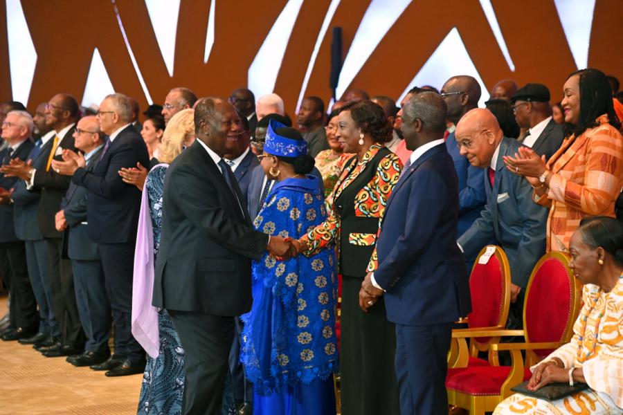 ceremonie-de-dedicace-du-livre-de-la-grande-chanceliere_io79kegh83s
