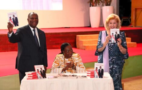 Cérémonie de dédicace du livre de la Grande Chancelière (Mme le Professeur Henriette Dagri Diabaté).