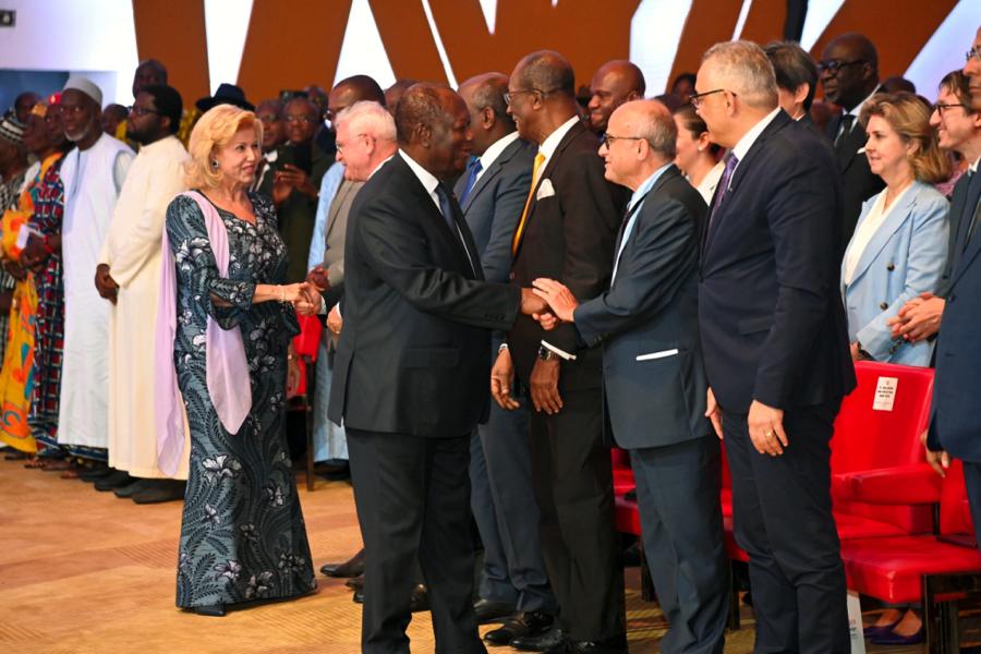 ceremonie-de-dedicace-du-livre-de-la-grande-chanceliere_mr13nbwlrp9