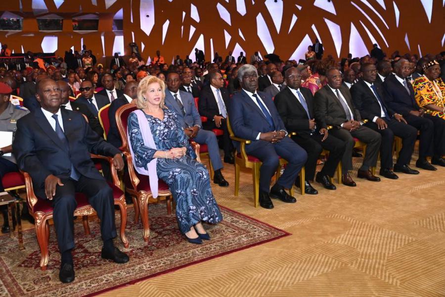 ceremonie-de-dedicace-du-livre-de-la-grande-chanceliere_mrgy2laata