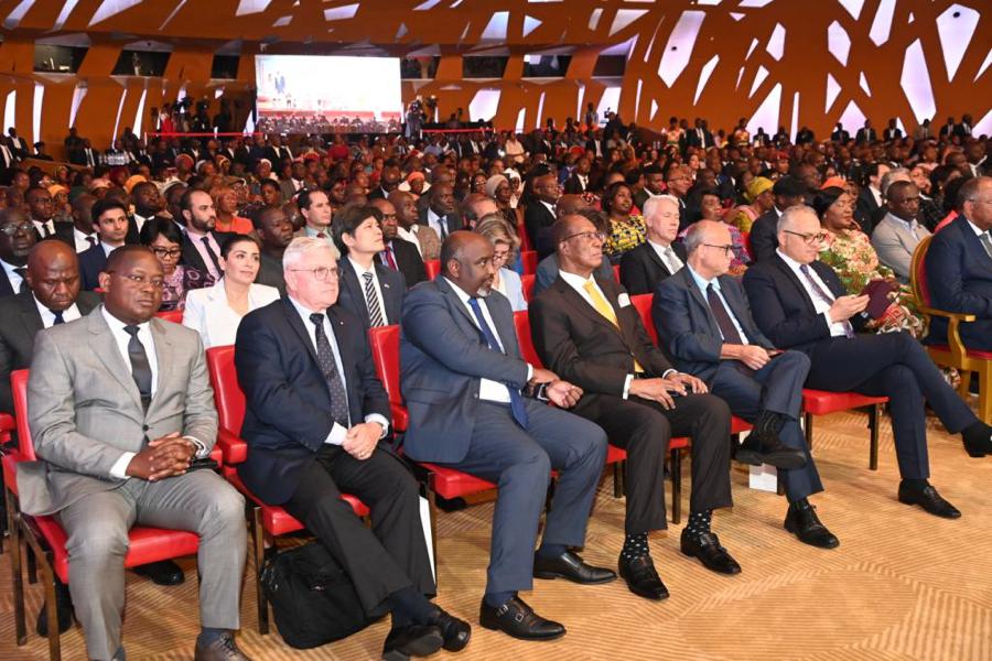 ceremonie-de-dedicace-du-livre-de-la-grande-chanceliere_qiyq5veh5s