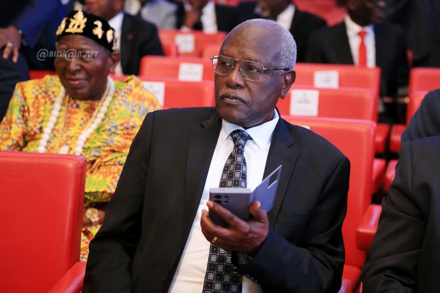 cote-divoire-le-parlement-ivoirien-reuni-en-congres-a-abidjan_0zaklfknw3w