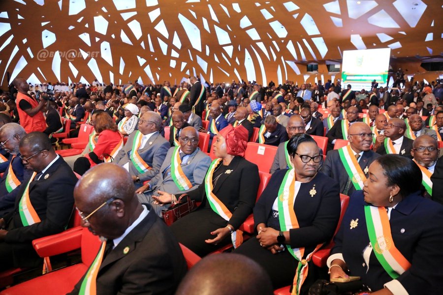 cote-divoire-le-parlement-ivoirien-reuni-en-congres-a-abidjan_2376dvnnydr