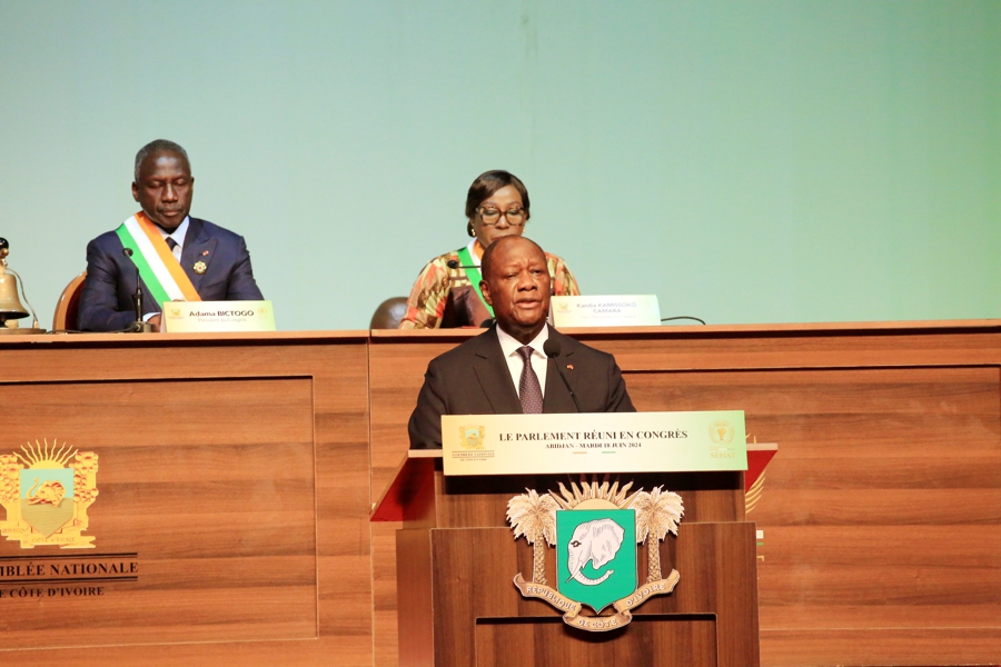 cote-divoire-le-parlement-ivoirien-reuni-en-congres-a-abidjan_mfgjgwrlqp