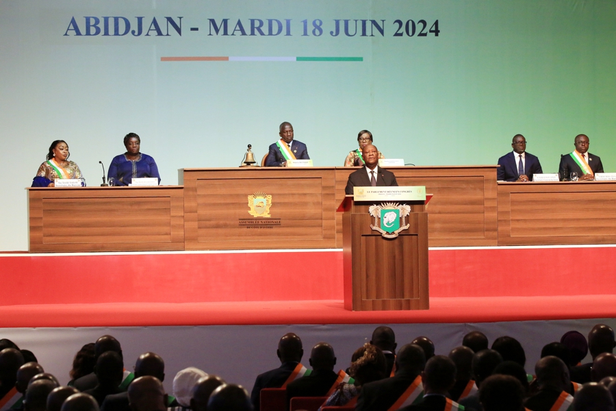 cote-divoire-le-parlement-ivoirien-reuni-en-congres-a-abidjan_r8z95vmguhr