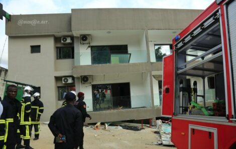 Côte d’Ivoire : 18 victimes dont un mort certain après l’effondrement d’un immeuble R+2 à Abidjan ( bilan provisoire, Pompiers).
