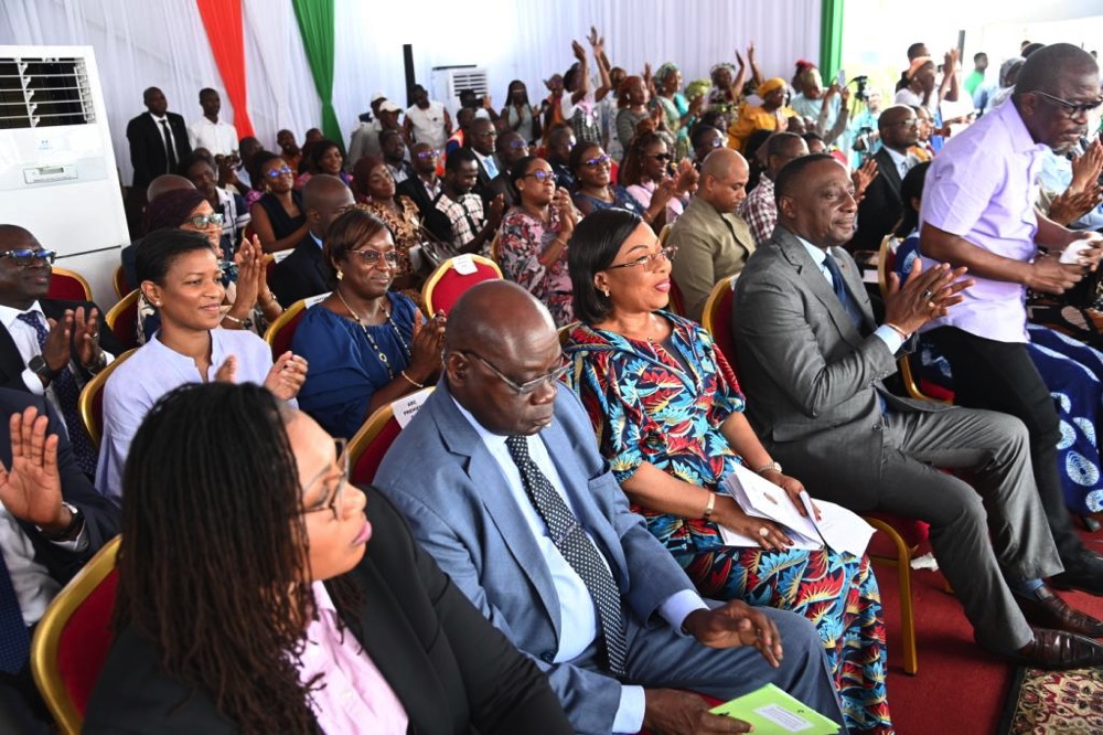 la-premiere-dame-dominique-ouattara-a-procede-a-l-inauguration-du-centre-de_3278jskdsz