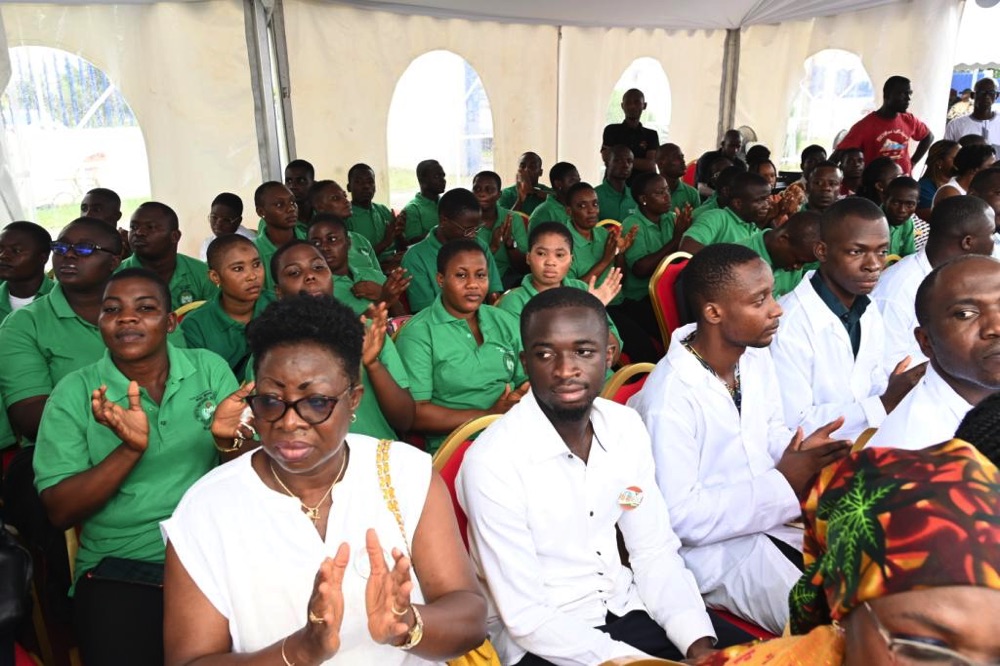 la-premiere-dame-dominique-ouattara-a-procede-a-l-inauguration-du-centre-de_5jrfeumpv5q