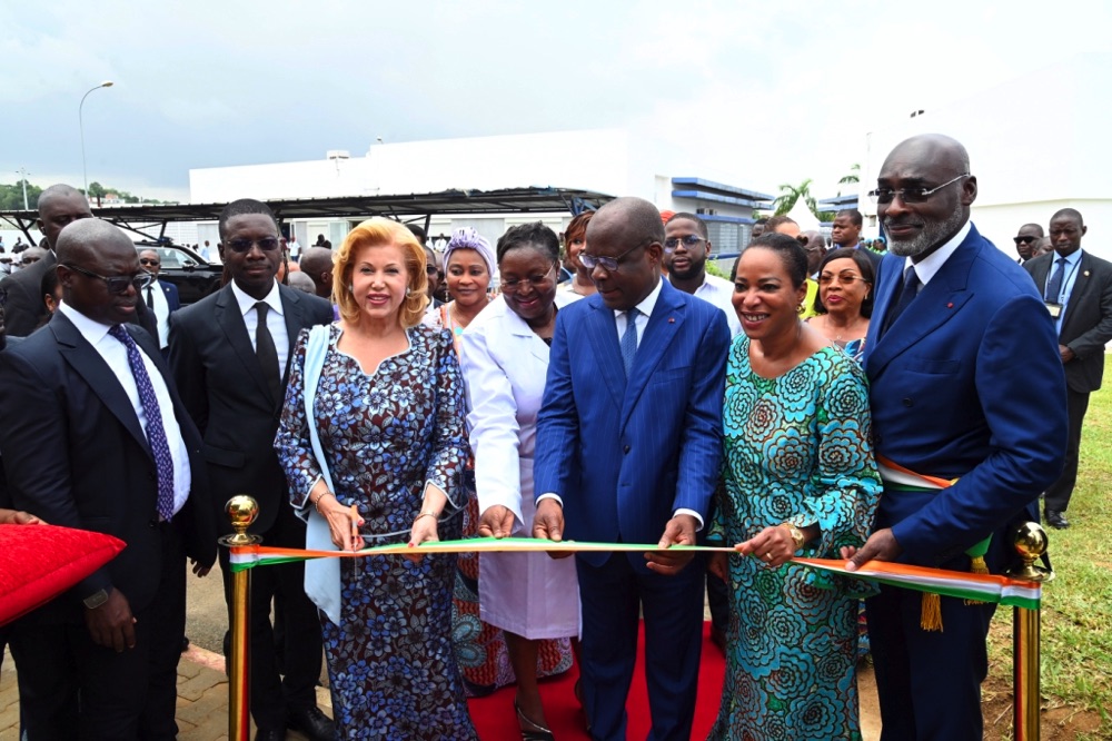La Première Dame, Madame Dominique Ouattara, lors de l’inauguration du Centre de Nutrition Dominique Ouattara du CNRAO : « L’accès pour tous à des soins de santé de qualité est une des priorités pour le Président Alassane Ouattara ».