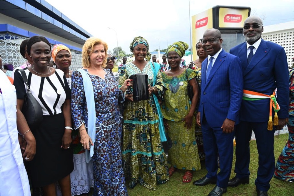 la-premiere-dame-dominique-ouattara-a-procede-a-l-inauguration-du-centre-de_iekgoyipfh