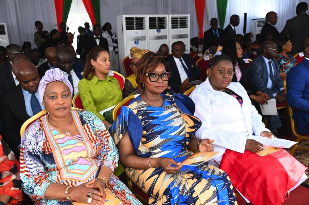 la-premiere-dame-dominique-ouattara-a-procede-a-l-inauguration-du-centre-de_mk9d2ya22g