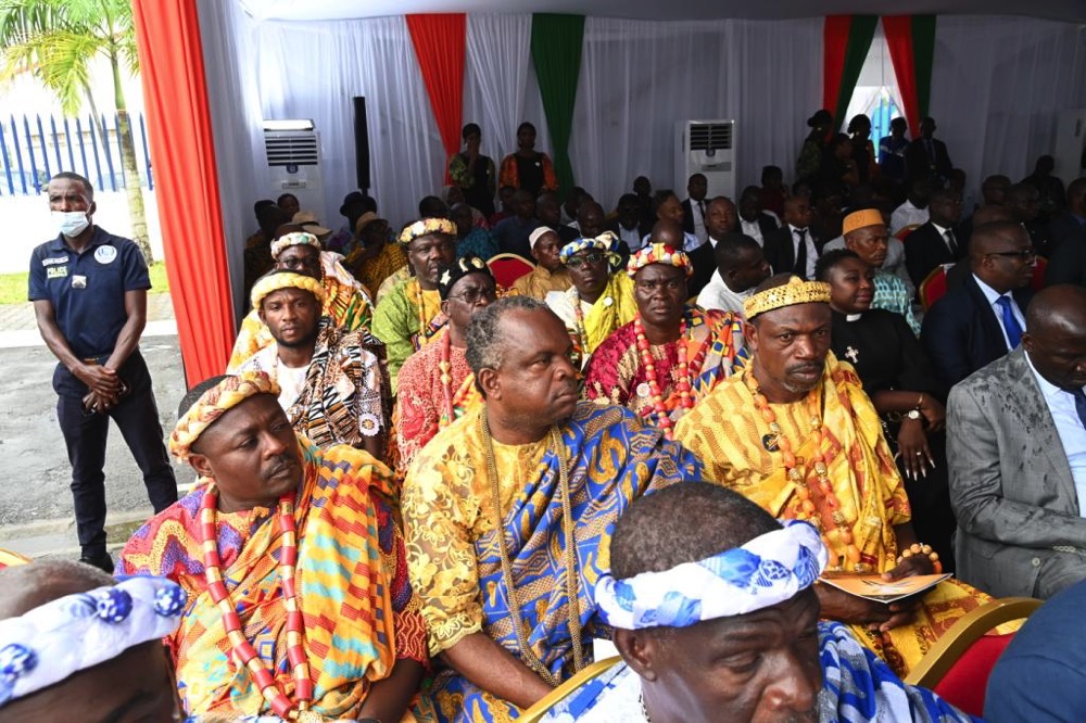la-premiere-dame-dominique-ouattara-a-procede-a-l-inauguration-du-centre-de_n2j4dt4n058