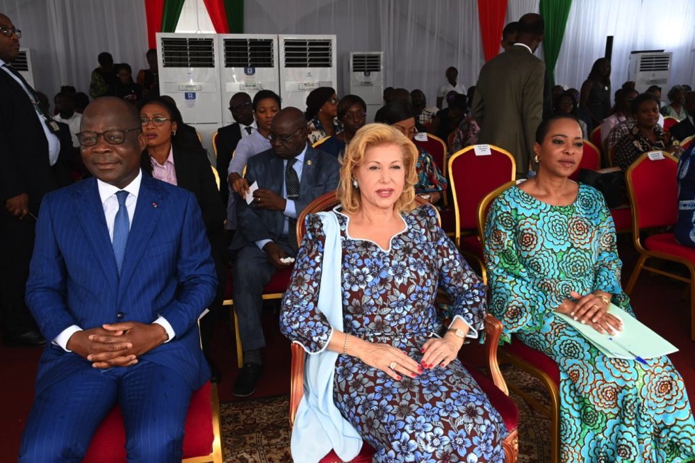 la-premiere-dame-dominique-ouattara-a-procede-a-l-inauguration-du-centre-de_oe8ts7a8t1m