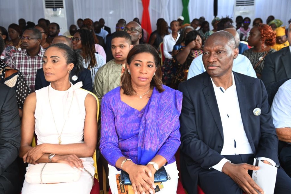 la-premiere-dame-dominique-ouattara-a-procede-a-l-inauguration-du-centre-de_phpmpgwhgi