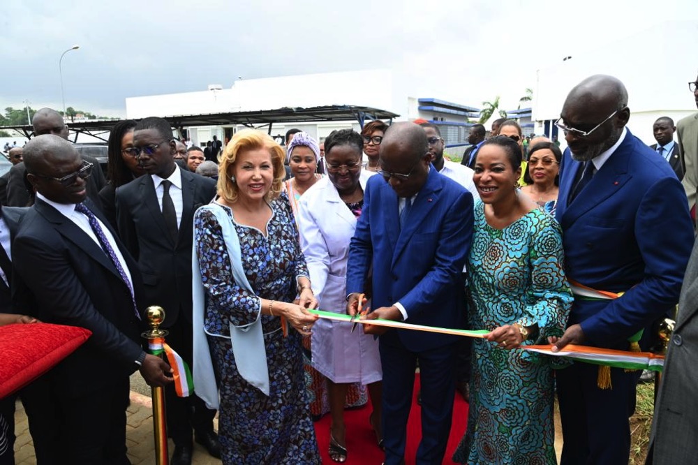 la-premiere-dame-dominique-ouattara-a-procede-a-l-inauguration-du-centre-de_rz3lsd0242f