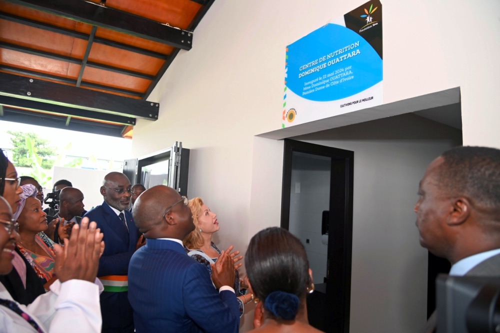 la-premiere-dame-dominique-ouattara-a-procede-a-l-inauguration-du-centre-de_vp2t0peecs