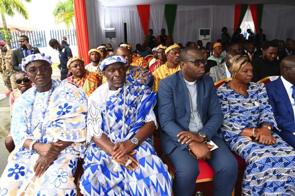 la-premiere-dame-dominique-ouattara-a-procede-a-l-inauguration-du-centre-de_w3enoxnhb2