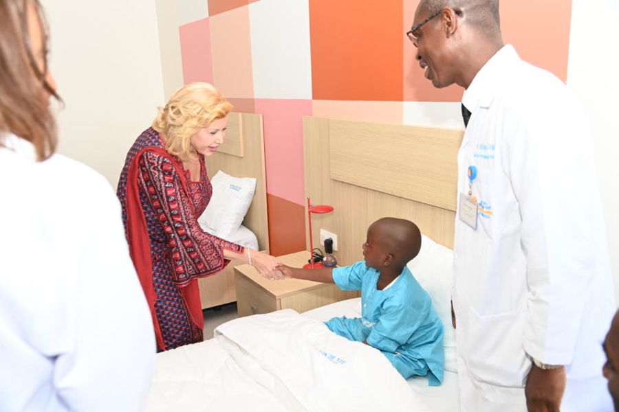 la-premiere-dame-inaugure-la-maison-de-vie-de-l-hopital-mere-enfant_dvosjq1d3v9