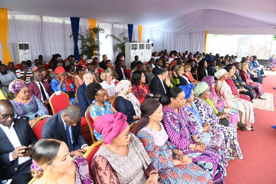 la-premiere-dame-inaugure-la-maison-de-vie-de-l-hopital-mere-enfant_f1cyp2d3378
