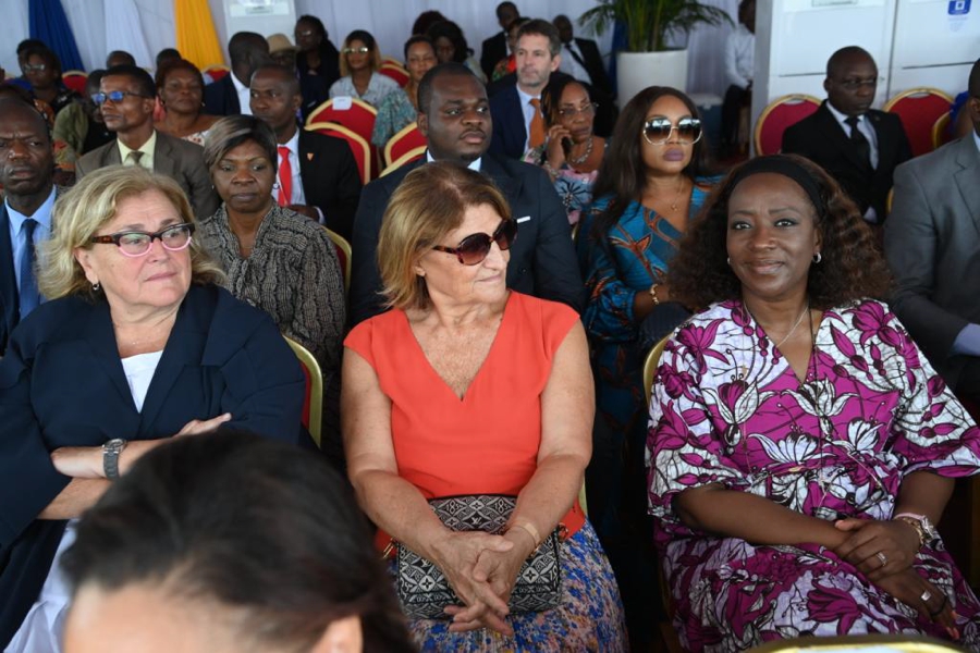 la-premiere-dame-inaugure-la-maison-de-vie-de-l-hopital-mere-enfant_oc81bl7yo8f