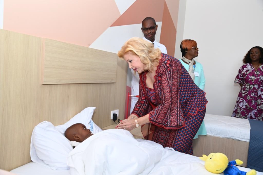 la-premiere-dame-inaugure-la-maison-de-vie-de-l-hopital-mere-enfant_qlipq4coas8